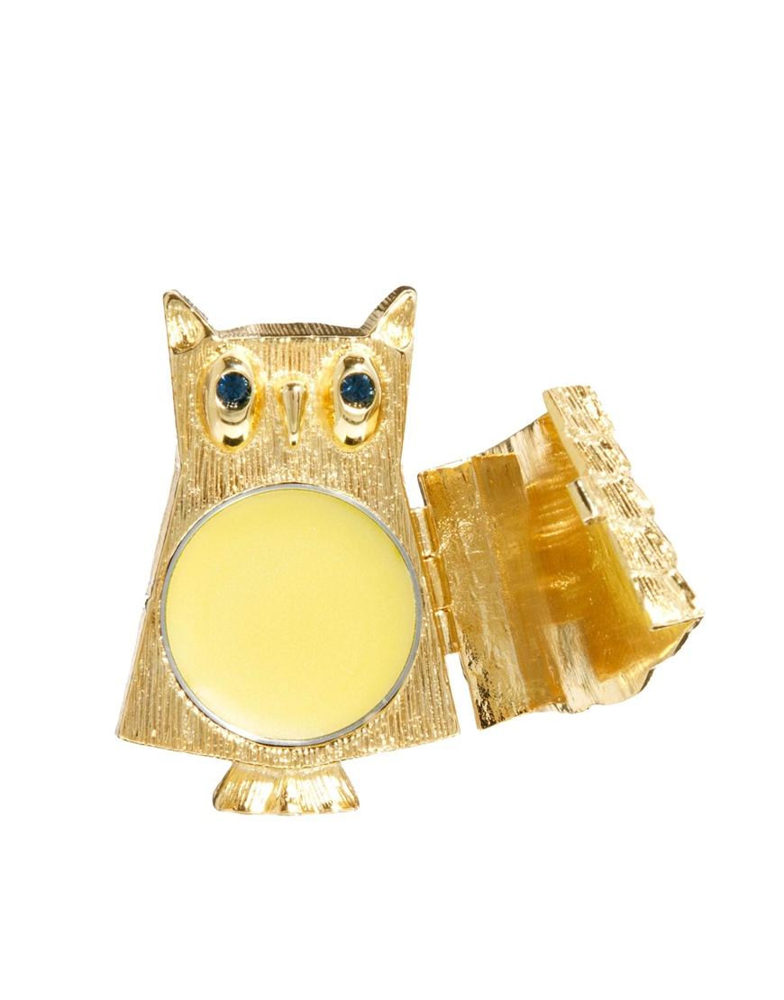 Foto Bálsamo labial en broche en forma de búho de Andrea Garland Owl