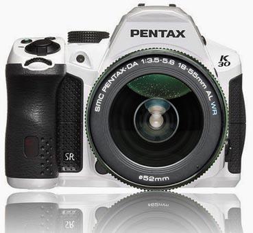 Foto Pentax K30 18-55mm AL WR Blanca