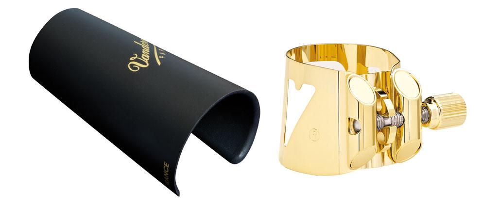 Foto Vandoren (LC09P) Optimun Baritone Gold Gilded Saxophone Ligature And Plastic Cap