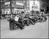 Foto 10 x 8 pulg imprimir of Genérico de moda - hombres de desgaste -...