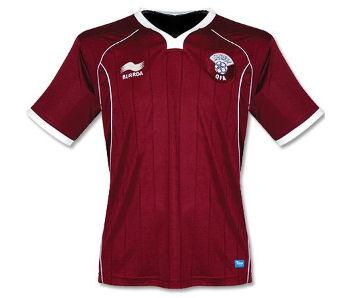 Foto 2010-11 Qatar Home Football Shirt