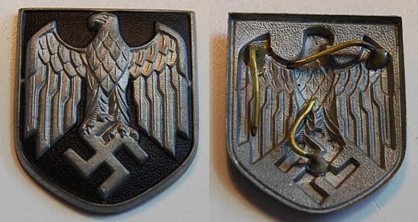 Foto 3 Reich / Nationalsozialismus / 2 Afrikafeldzug Helm bzw Mützenabzeic