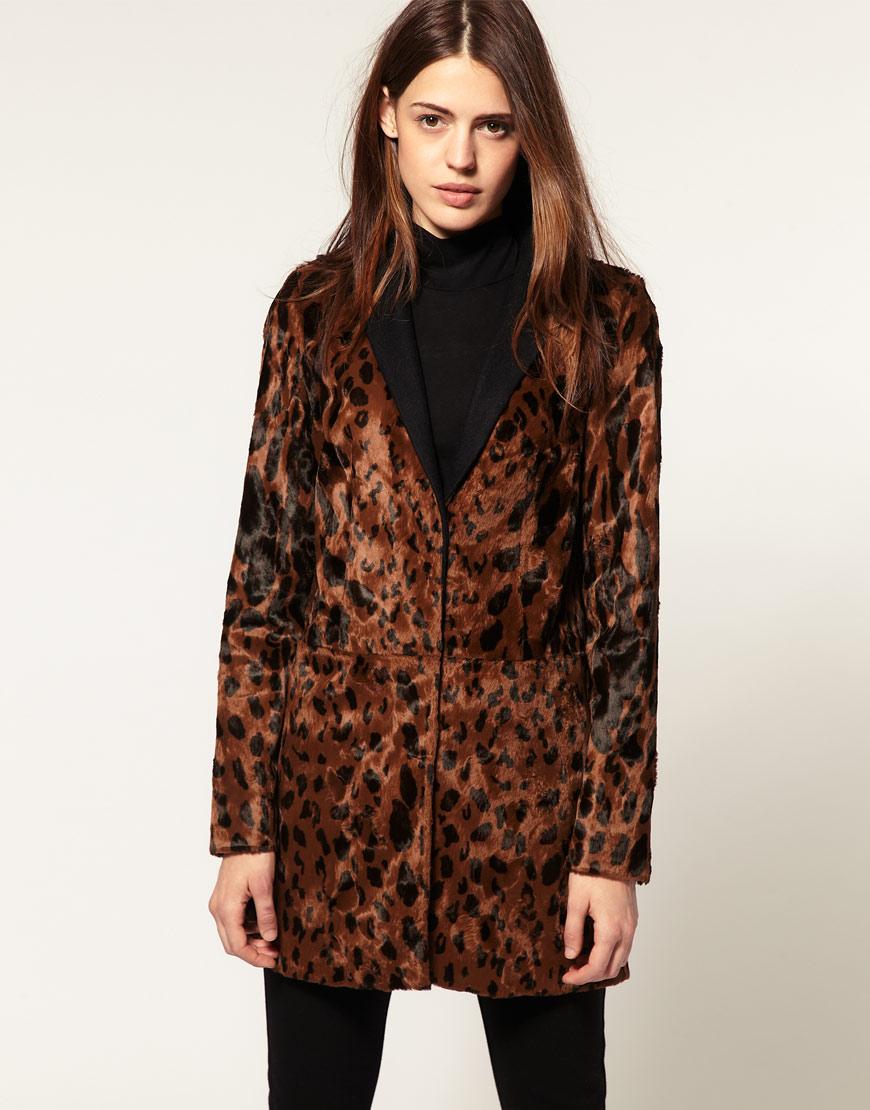 Foto Abrigo de leopardo de ASOS Premium Marrón