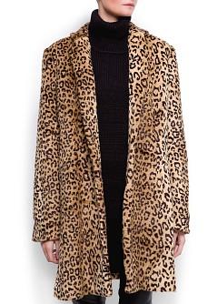Foto Abrigo Pelo Estampado Animal camel MANGO