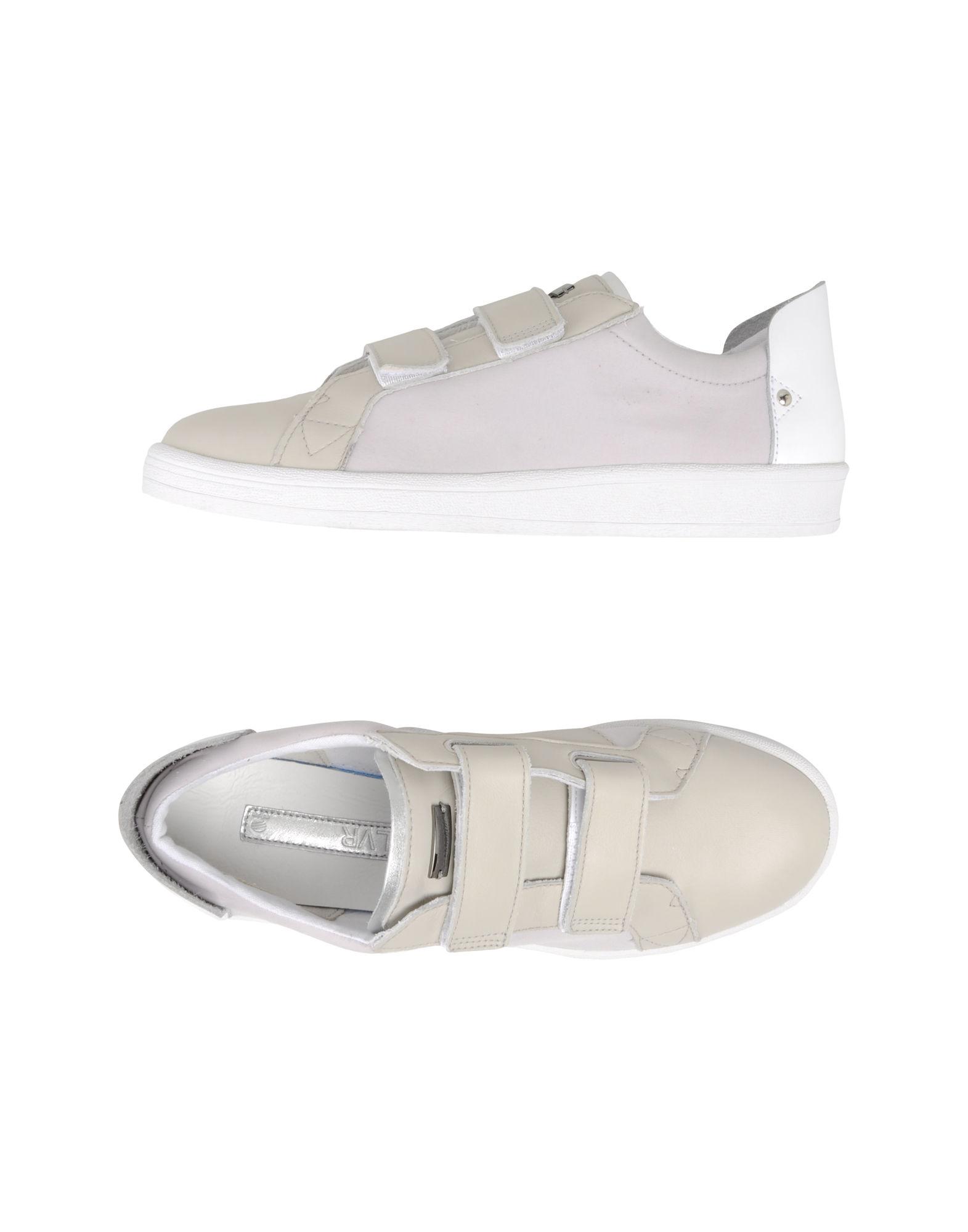 Foto adidas slvr sneakers
