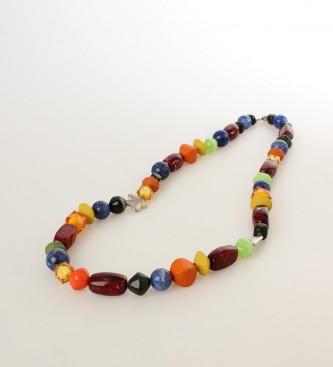 Foto Agatha ruiz de la prada. Collar Tutti Frutti