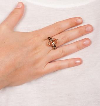 Foto anillo piedra topacio lola casademunt