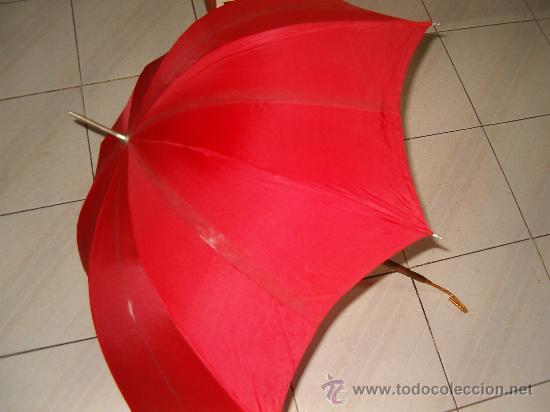 Foto antiguo paraguas de mujer