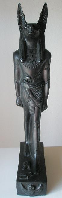 Foto Anubis, dios egipcio -chacal- grande n.1