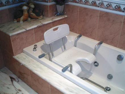 Foto Asiento para Bañera con Respaldo y Forma de 