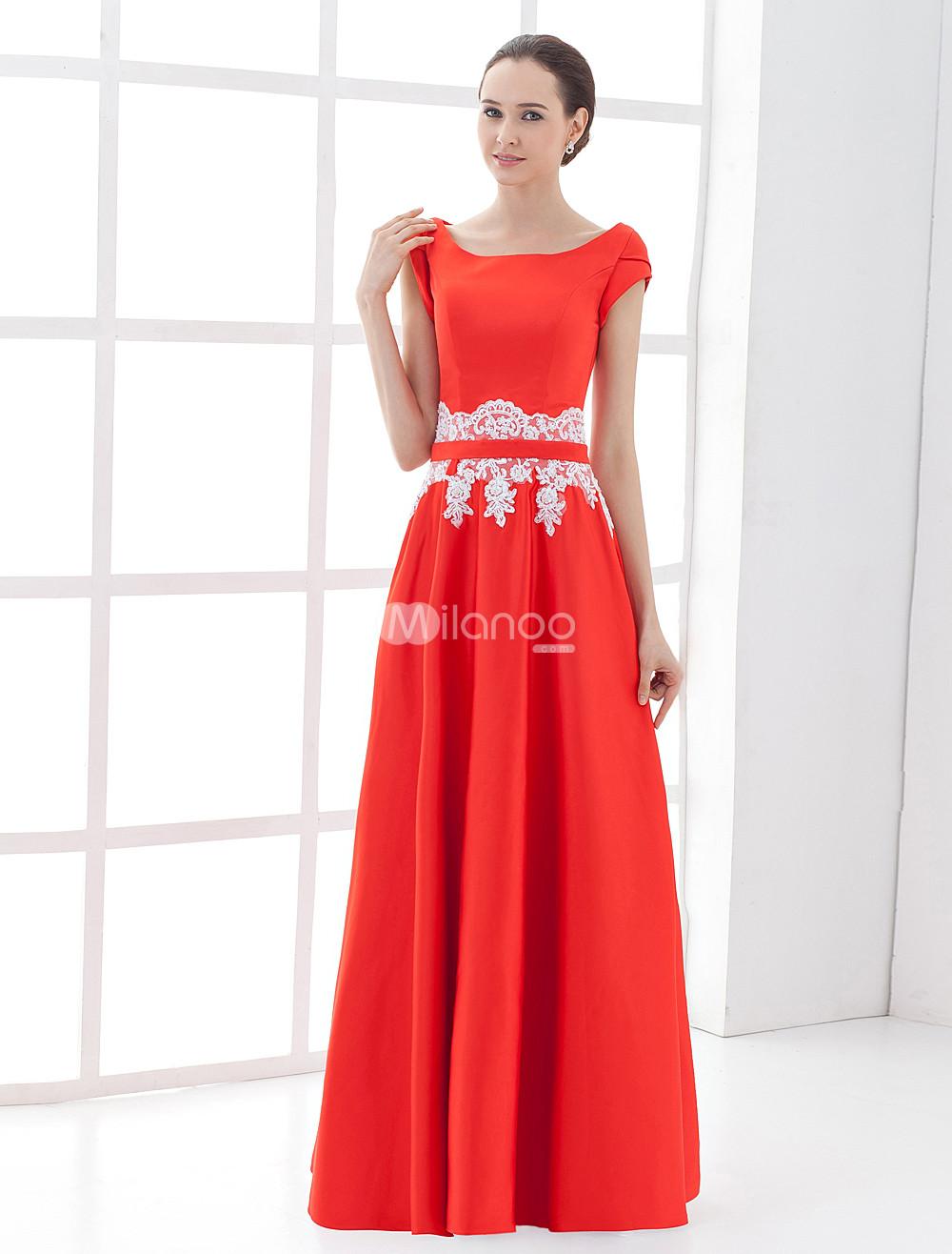 Foto Atractivo rojo palabra de longitud satinado madre de mangas cortas de novio y vestido de novia