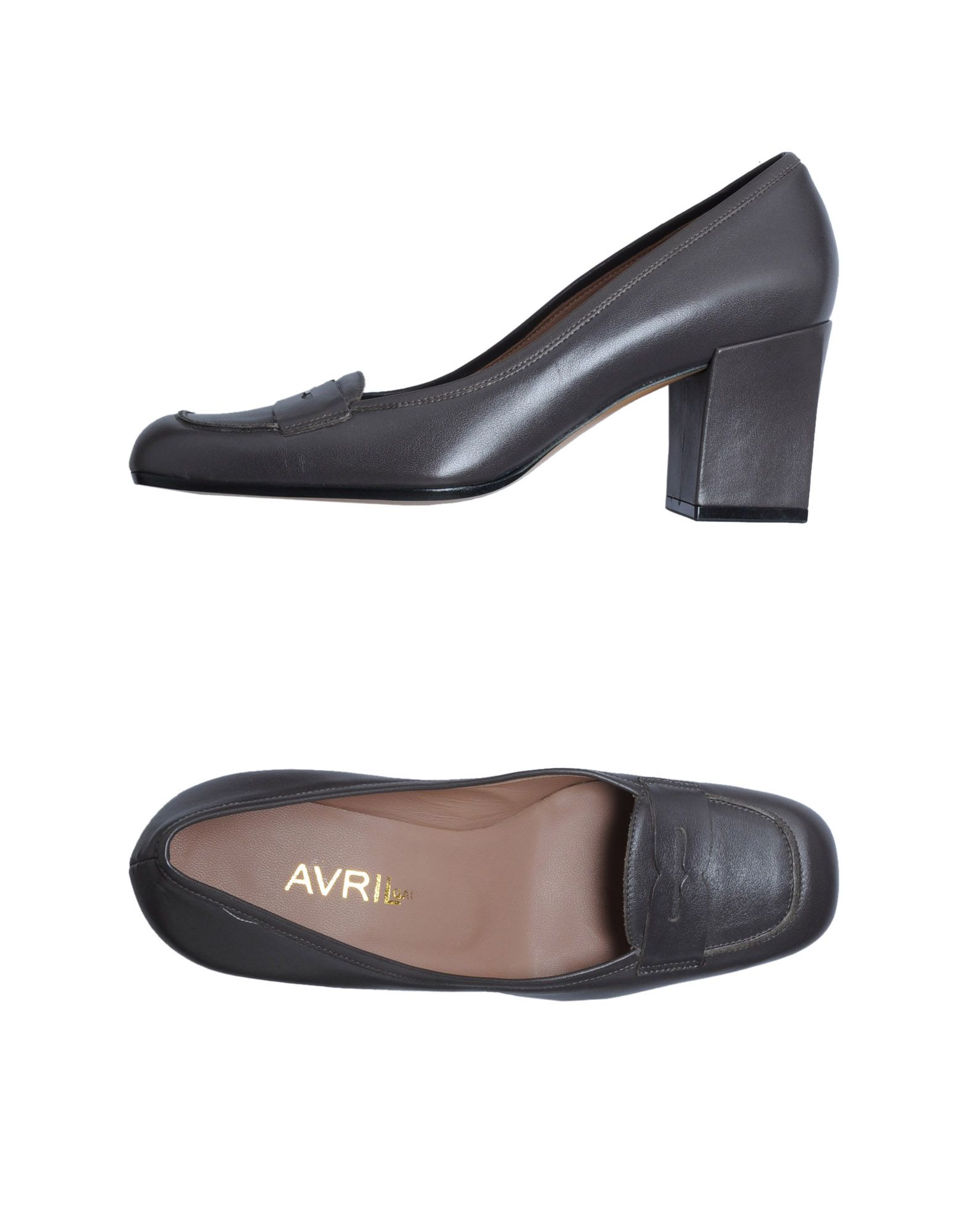 Foto avril gau mocasines de tacón
