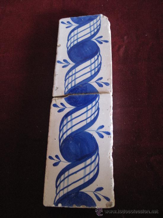 Foto azulejos antiguos de manises cenefas mitad s/ xix ( 2 uds )