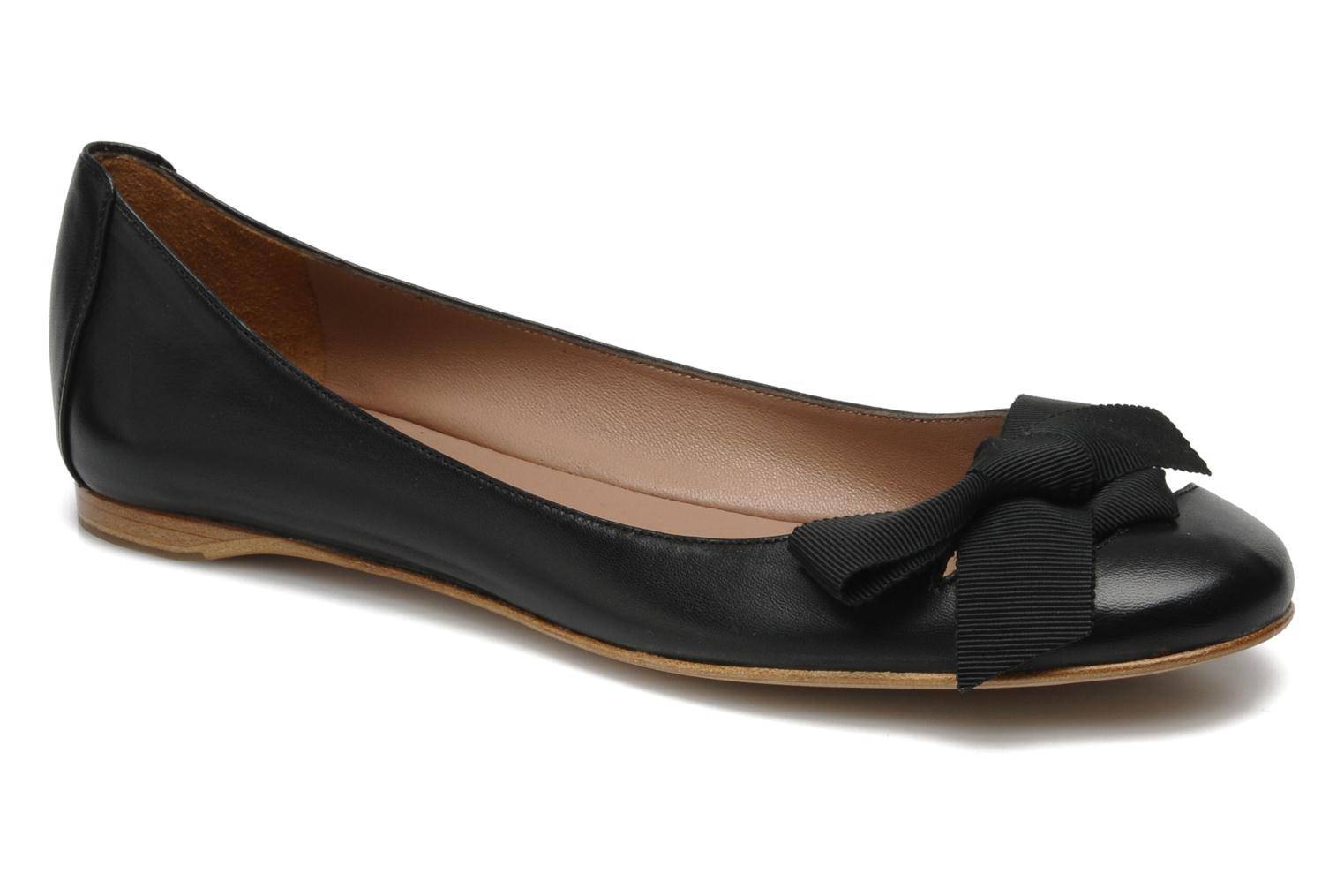 Foto Bailarinas Avril Gau Dente Mujer