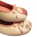Foto Bailarinas twin set de piel blanca con ribete en rosa de Garvalín