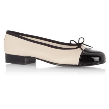 Foto Ballet Pump Beige Leather Ballet Shoe.
