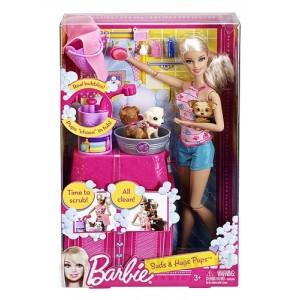Foto Barbie baña a sus perritos