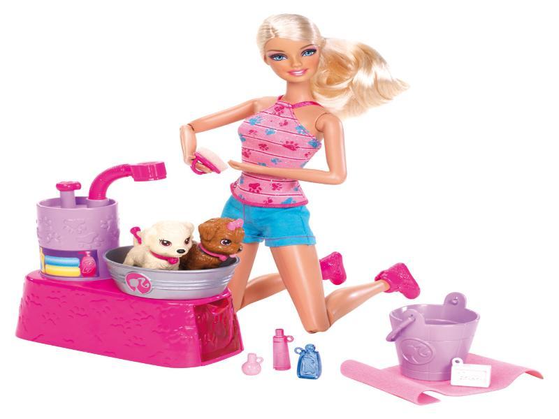 Foto Barbie baña a sus perritos w3153