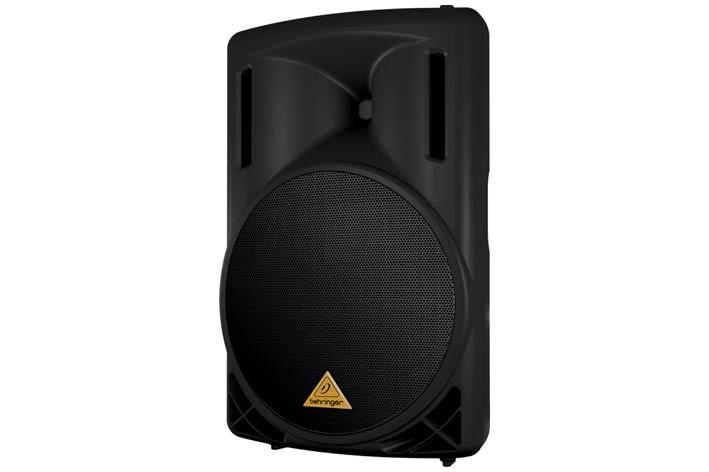Foto Behringer B215D-EU. Recinto p.a (autoamplificado)