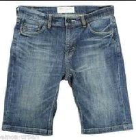 Foto Bermuda Adidas Originals Denim Short te ofrece un ajuste ceñido, con u