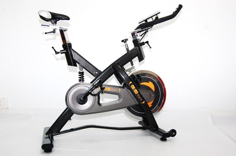Foto Bicicleta de ciclo indoor elite 18 de igym conceptgym - 18kg con pant