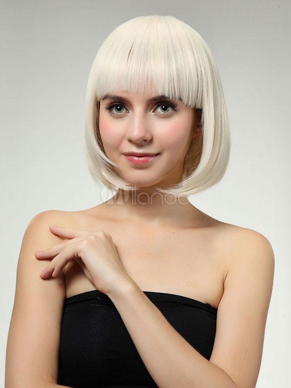 Foto Blanco peluca de imitación de mujer recta corta