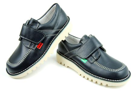 Foto blucher de piel azul con velcro