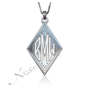Foto BMW - Collar con monograma en oro blanco de 10k en forma de diamante