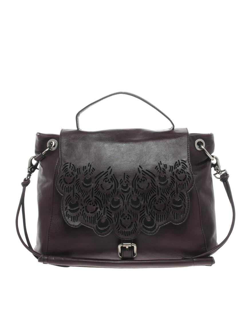 Foto Bolso de mano con solapa estampada de Amused by Ameko Ciruela