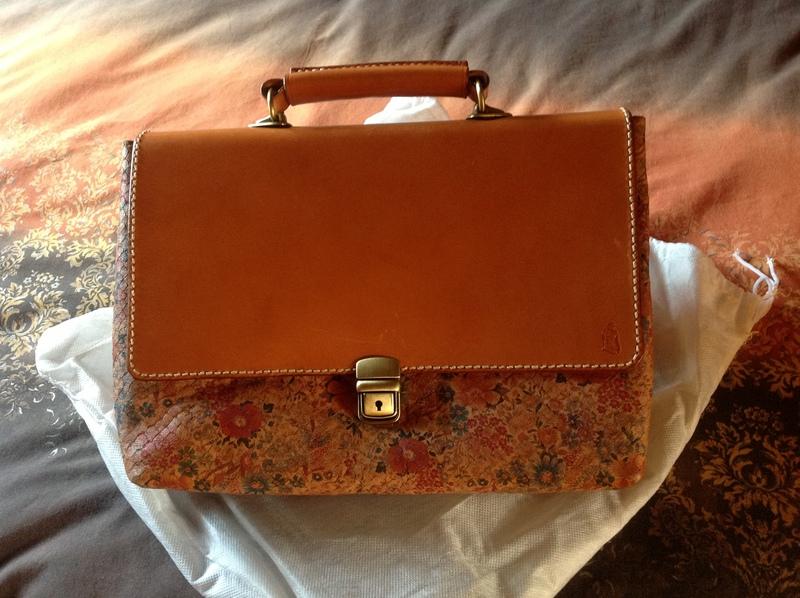 Foto Bolso de piel y cuero
