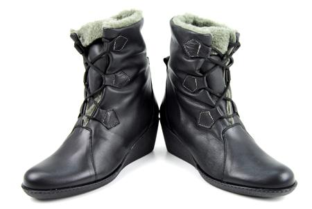 Foto bota de media caña con cordones
