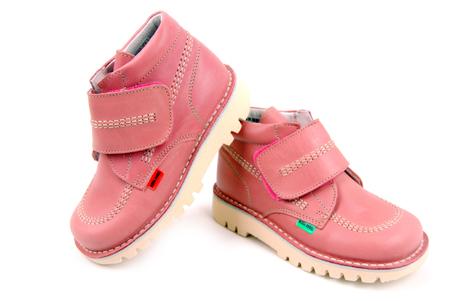 Foto bota de piel rosa con velcro