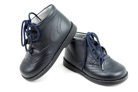 Foto bota inglesa de piel azul con lengüeta