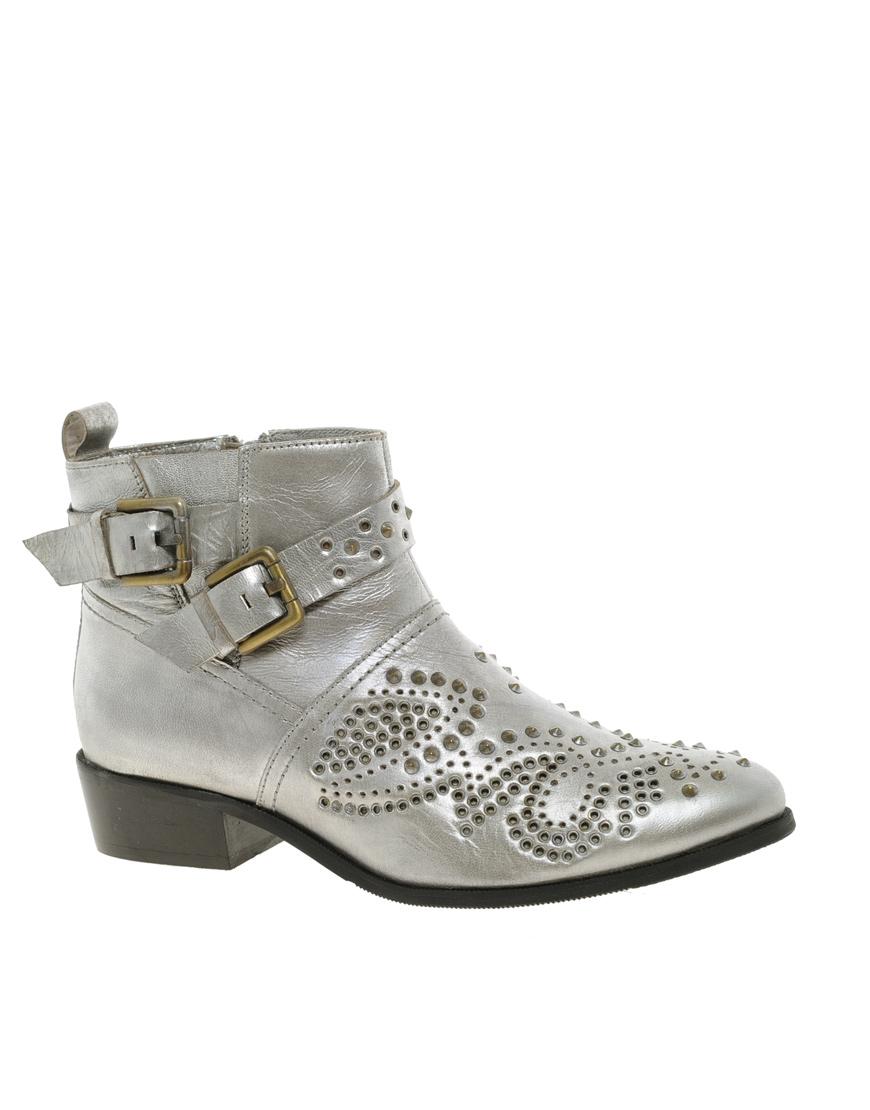 Foto Botas con tachuelas y hebillas de Bronx Plateado