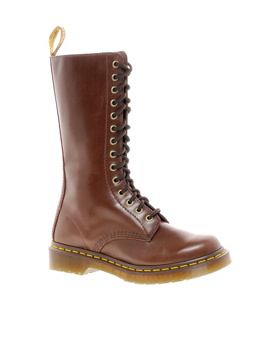 Foto Botas de cordones clásicas modernas de Dr.Martens Dark brown buttero