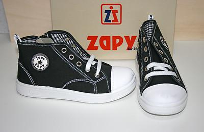 Foto Botas De Lona Unisex De Color Negro Marca Zapy. Talla 33.