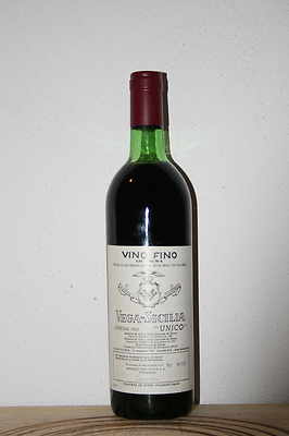 Foto Botella De Vino / Wine Bottle Vega Sicilia Unico 1965