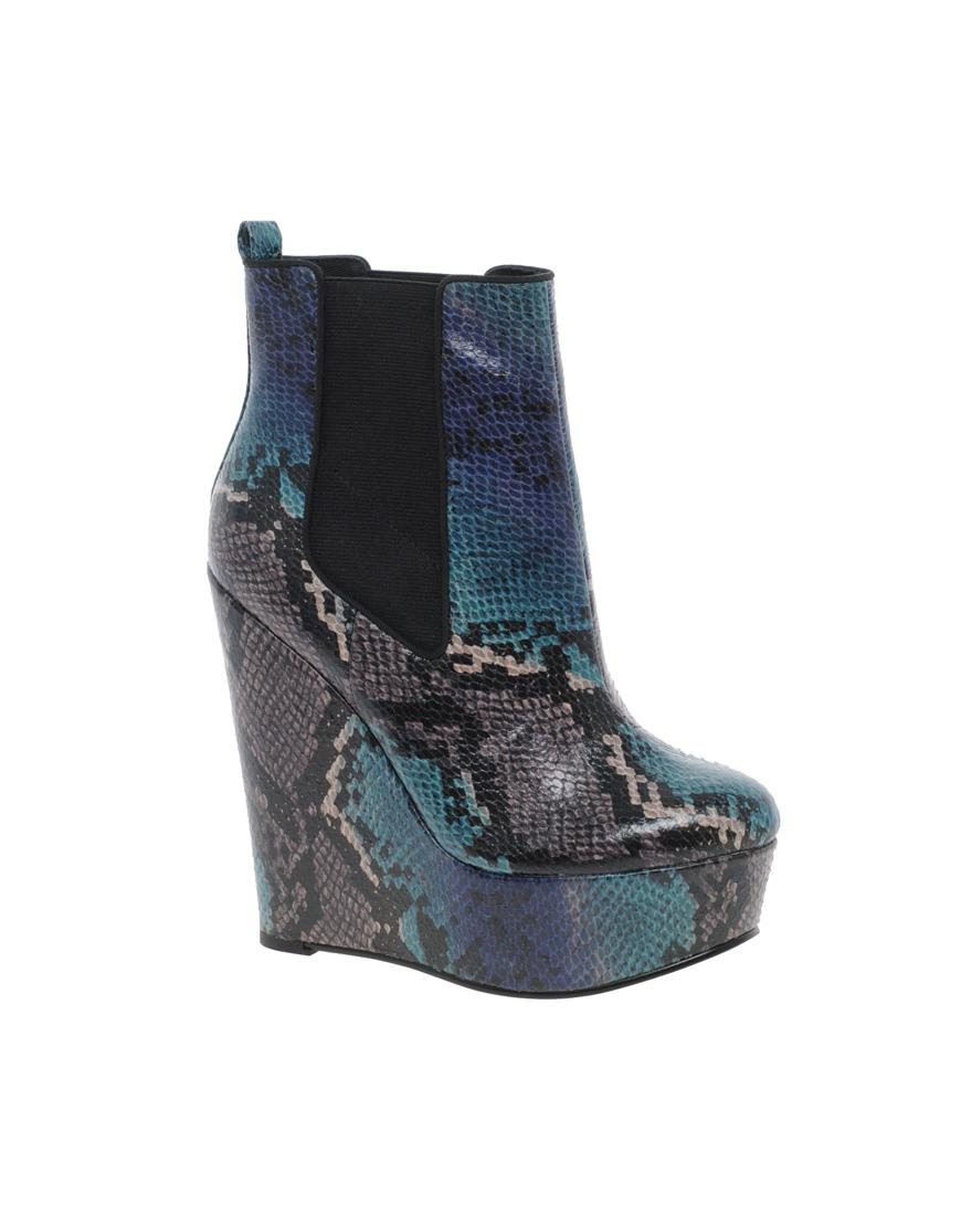 Foto Botines Chelsea de cuña ATTEND de ASOS Azul serpiente