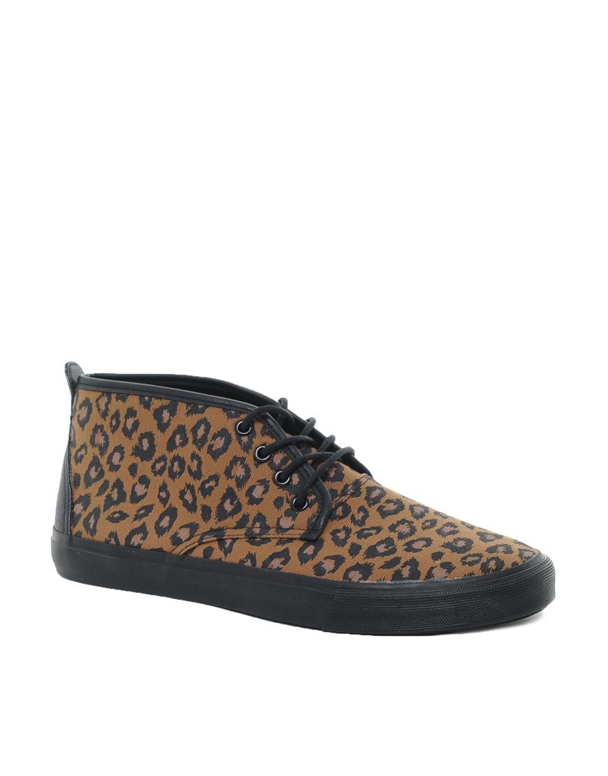 Foto Botines chukka con estampado de leopardo de ASOS Naranja