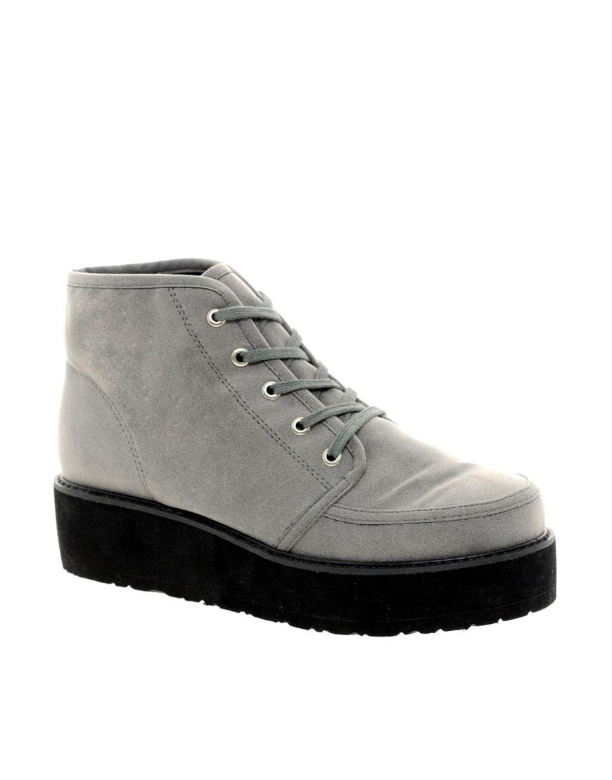 Foto Botines de plataforma plana ALVI de ASOS Gris