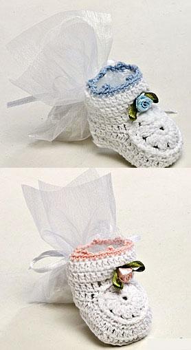 Foto Botita ganchillo blanca con detalle flor y peladillas