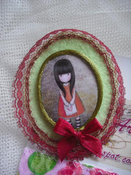 Foto broche de fieltro ANNA, envio GRATIS