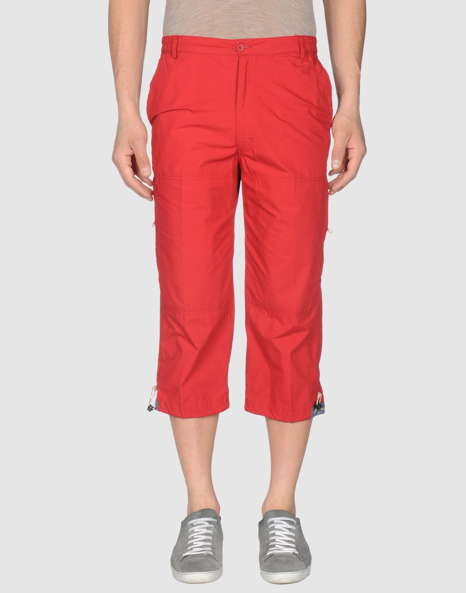 Foto brugi pantalones piratas
