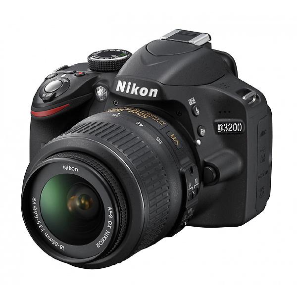 Foto Cámara réflex digital Nikon D3200 + Objetivo 18-55 mm VR