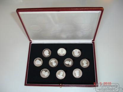 Foto caja de diez monedas de plata de ley. borbones. año 1980