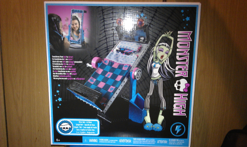 Foto Cama Espejo de Frankie Monster High