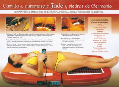 Foto Camilla automasaje Jade con piedras de germanio.