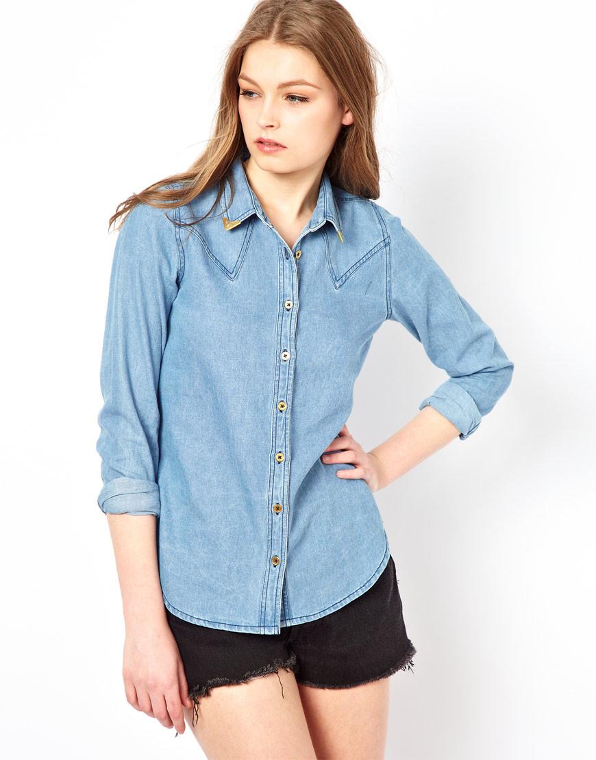 Foto Camisa vaquera ligera con puntas del cuello en tono dorado de A|Wea...