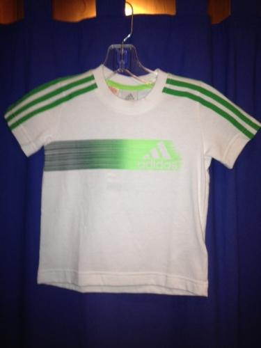 Foto Camiseta Adidas Basic Blanca/Verde de Niño - Short - Adidas - Tallas: 8,16,