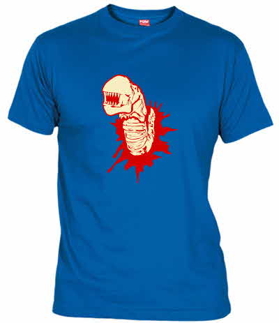 Foto camiseta alien saliendo del pecho